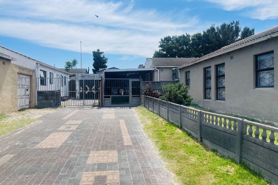 3 Bedroom Property for Sale in Gaylee Western Cape